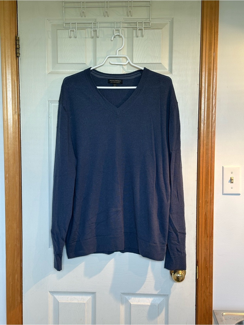 Banana Republic Men's V-Neck Sweater - Navy Blue